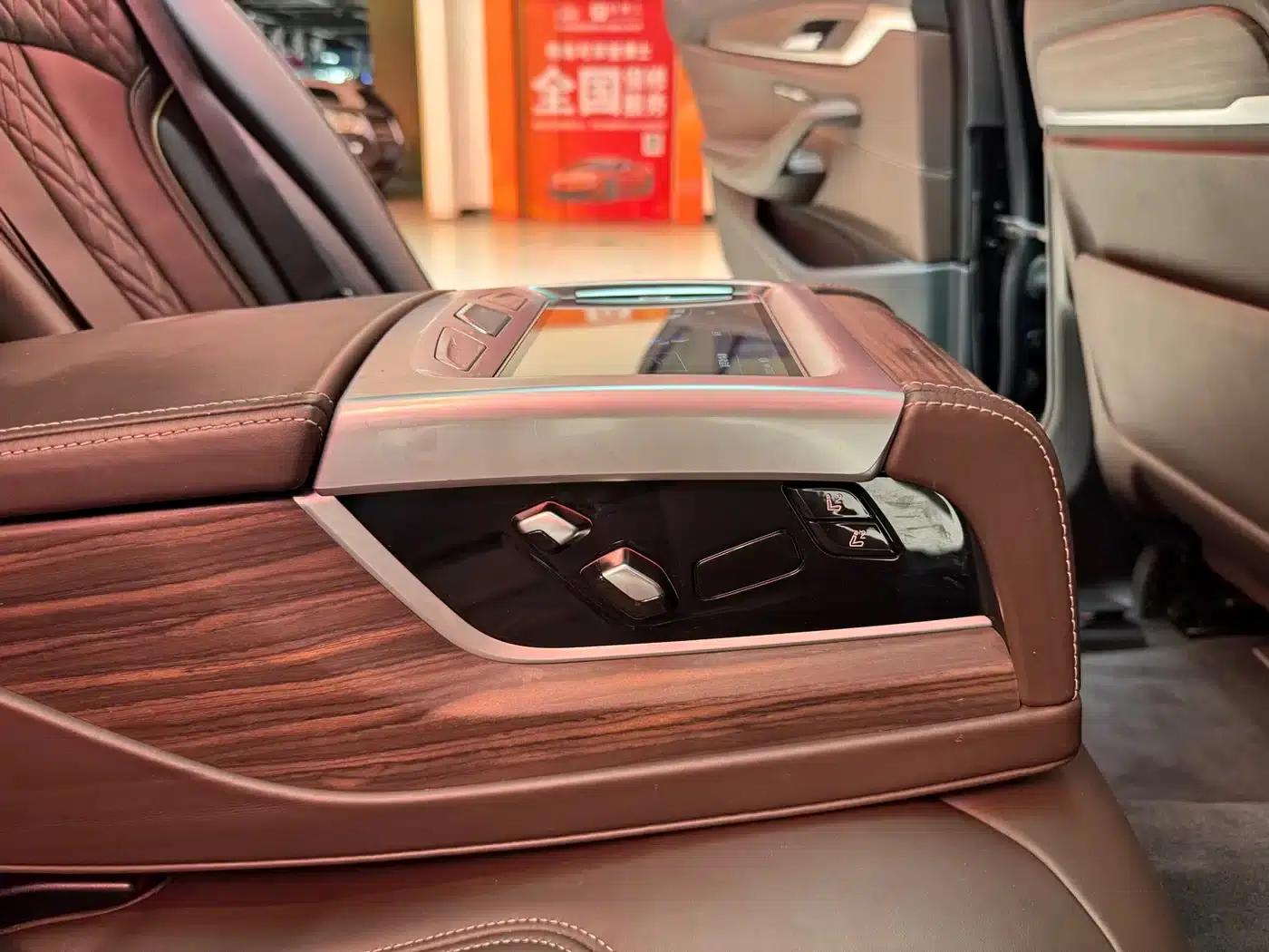 BMW 5 Series PHEV 2019 530Le Luxury Package — миниатюра 17