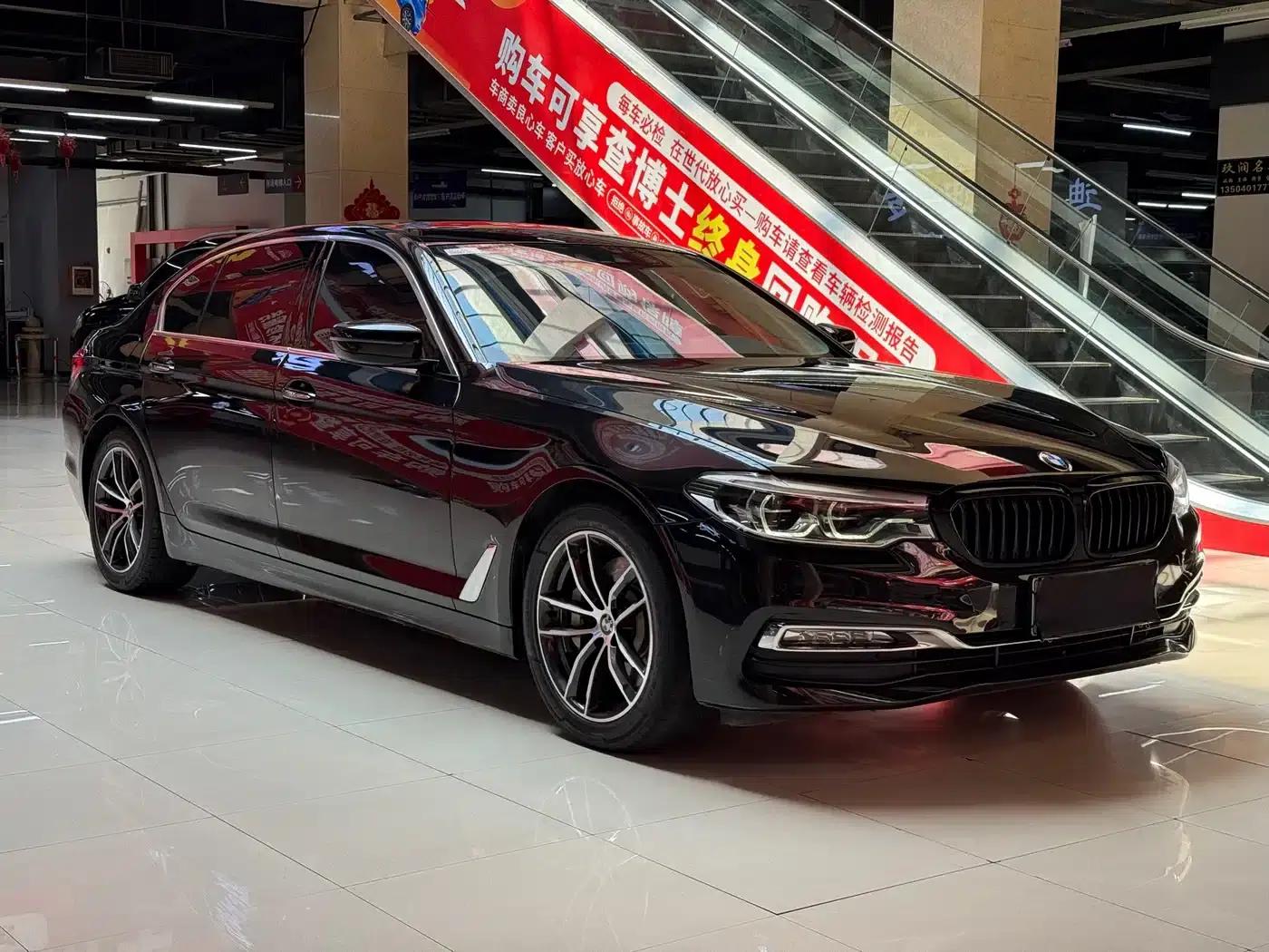 BMW 5 Series PHEV 2019 530Le Luxury Package — миниатюра 3