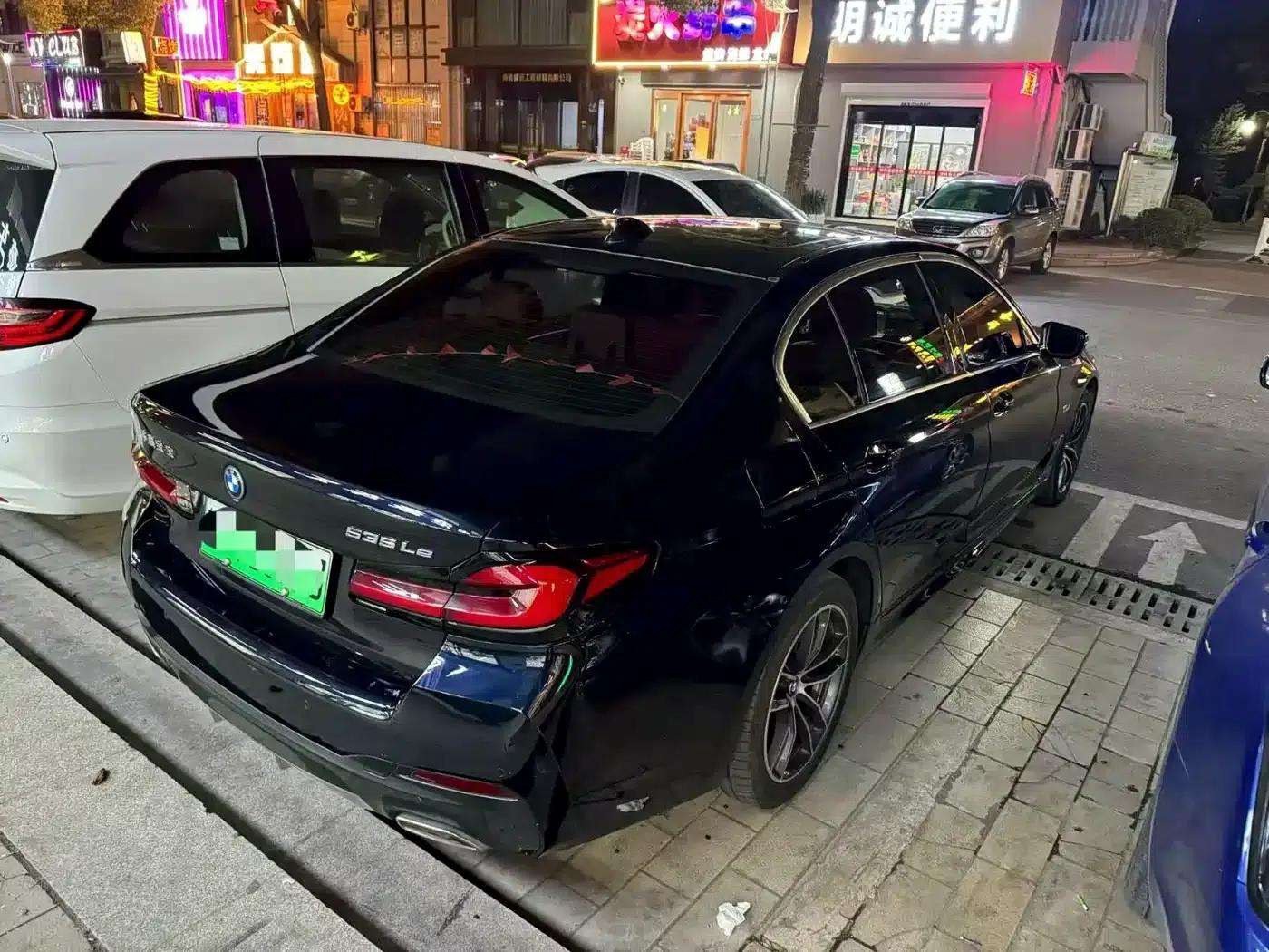 BMW 5 Series PHEV 2022 Facelift 535Le Luxury Package — миниатюра 2