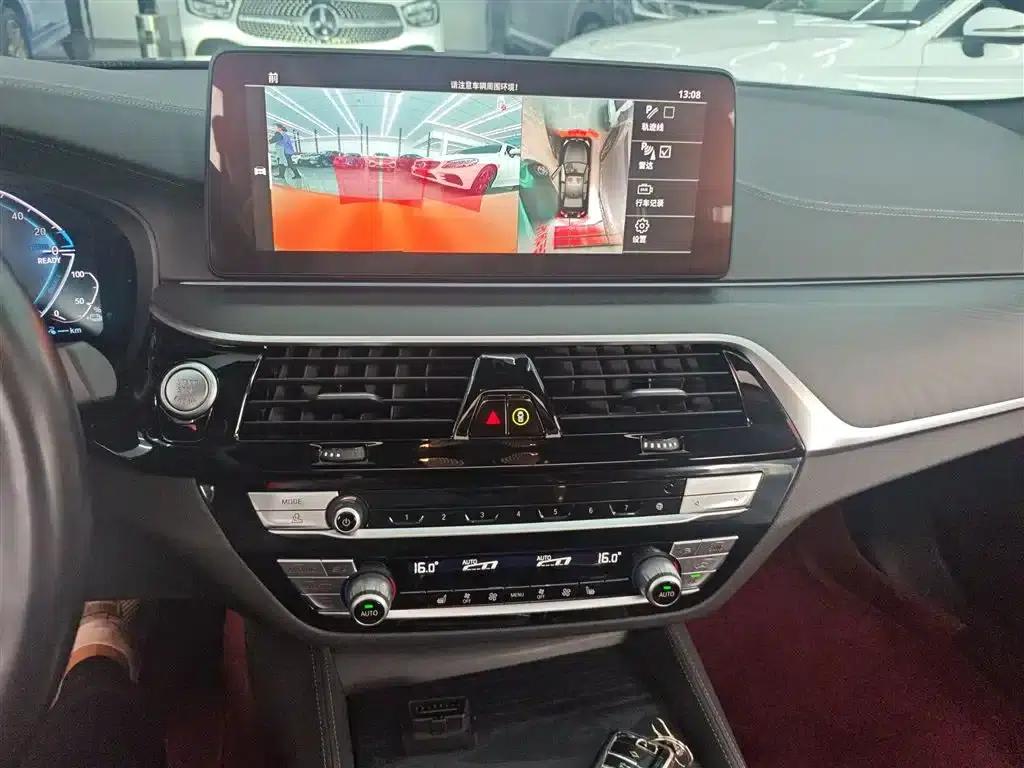 BMW 5 Series PHEV 2021 535Le Pioneer Edition M Sport Package — миниатюра 13