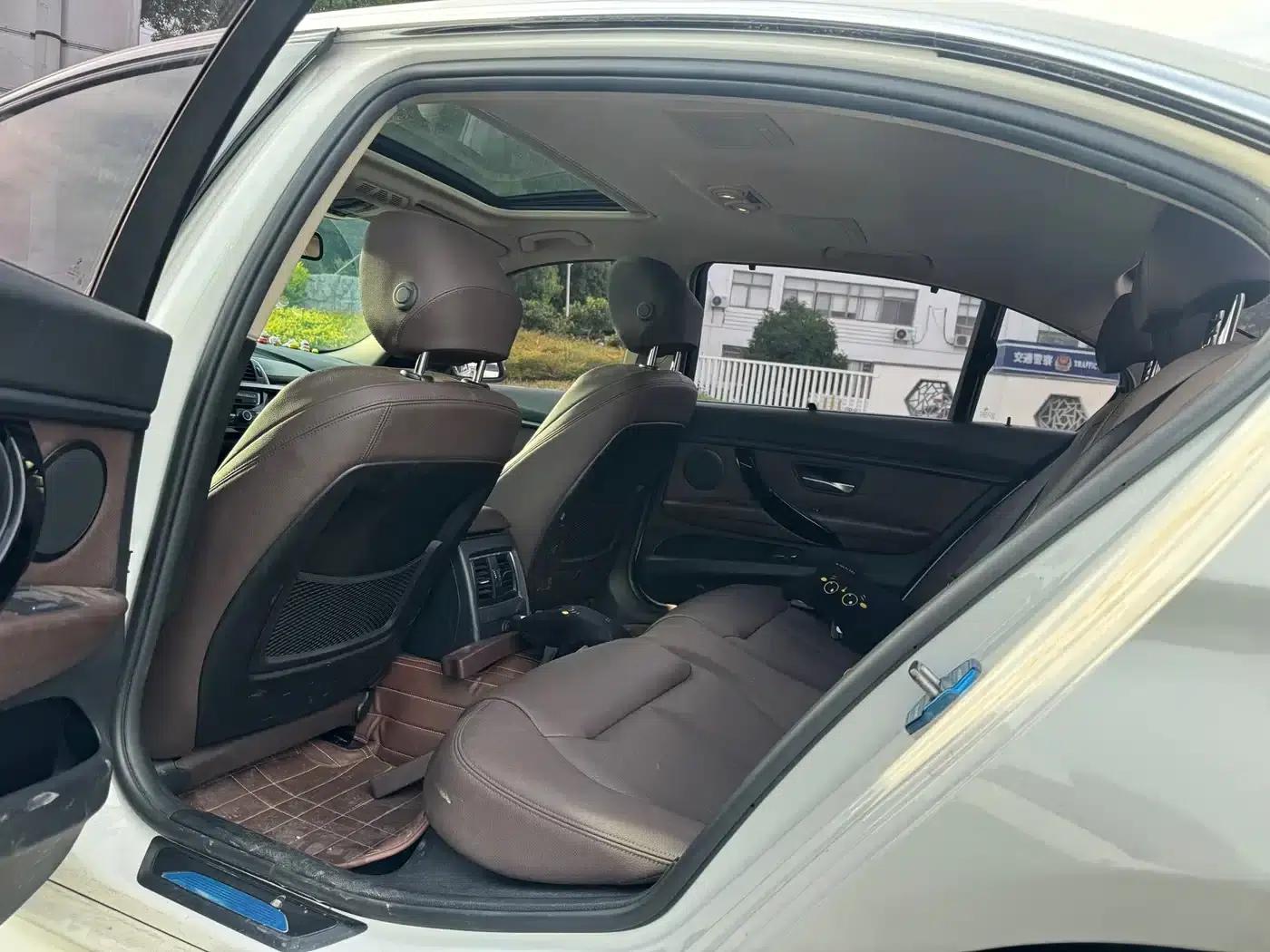 2019 BMW 3 Series 320Li M Luxury Package — миниатюра 10