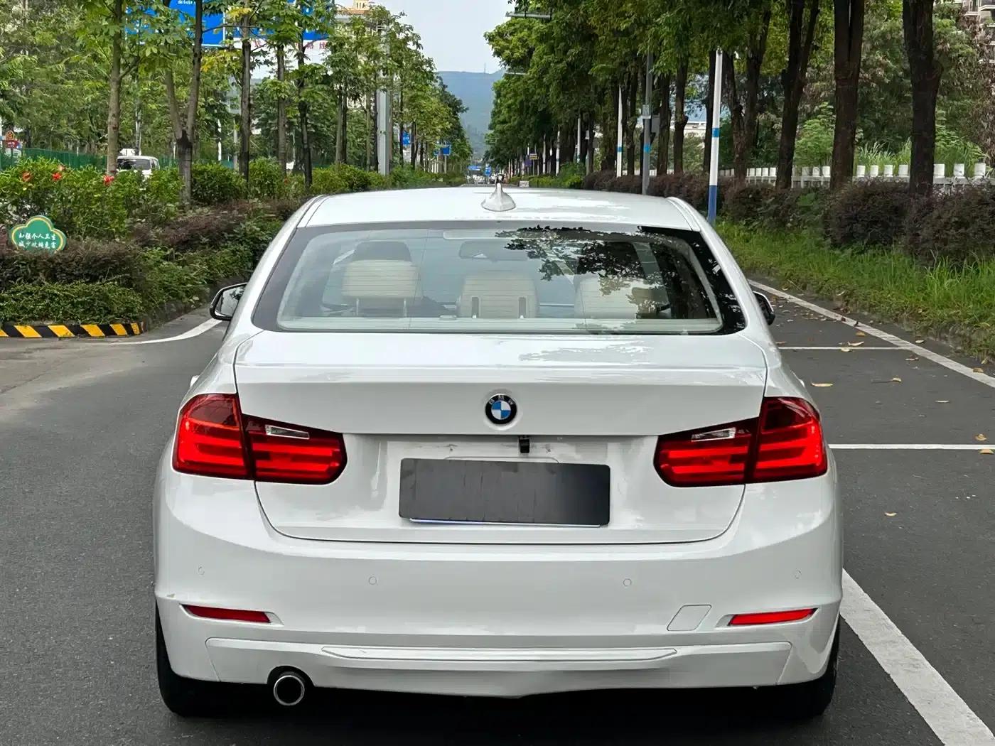 2015 BMW 3 Series 316i Progressive — миниатюра 4