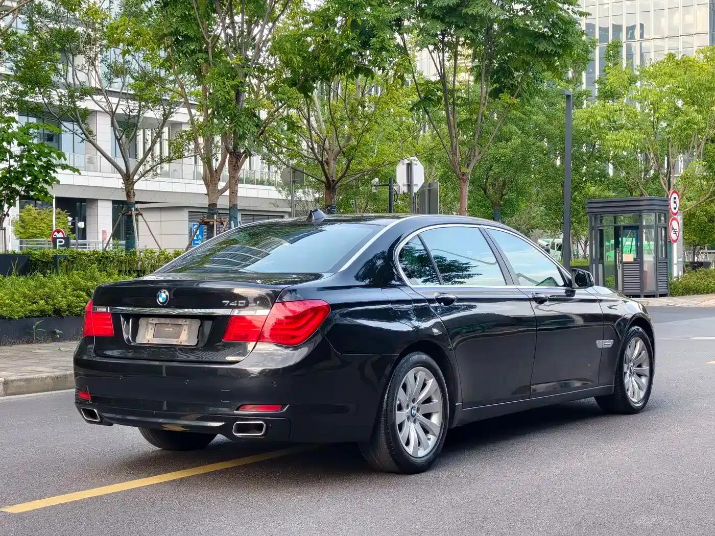BMW 7 Series 2009 740Li Luxury — миниатюра 4