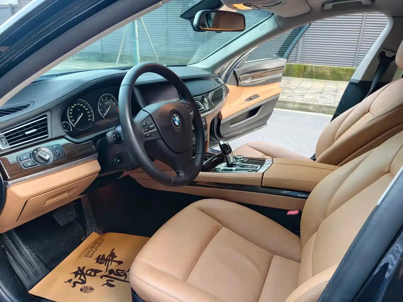 BMW 7 Series 2009 740Li Luxury — миниатюра 7