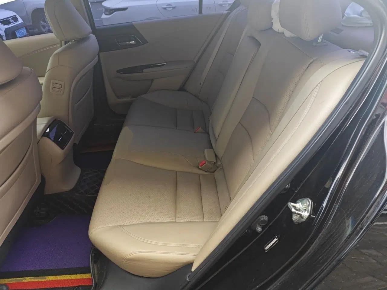Honda Accord 2014 2.4L EX Luxury Edition — миниатюра 17