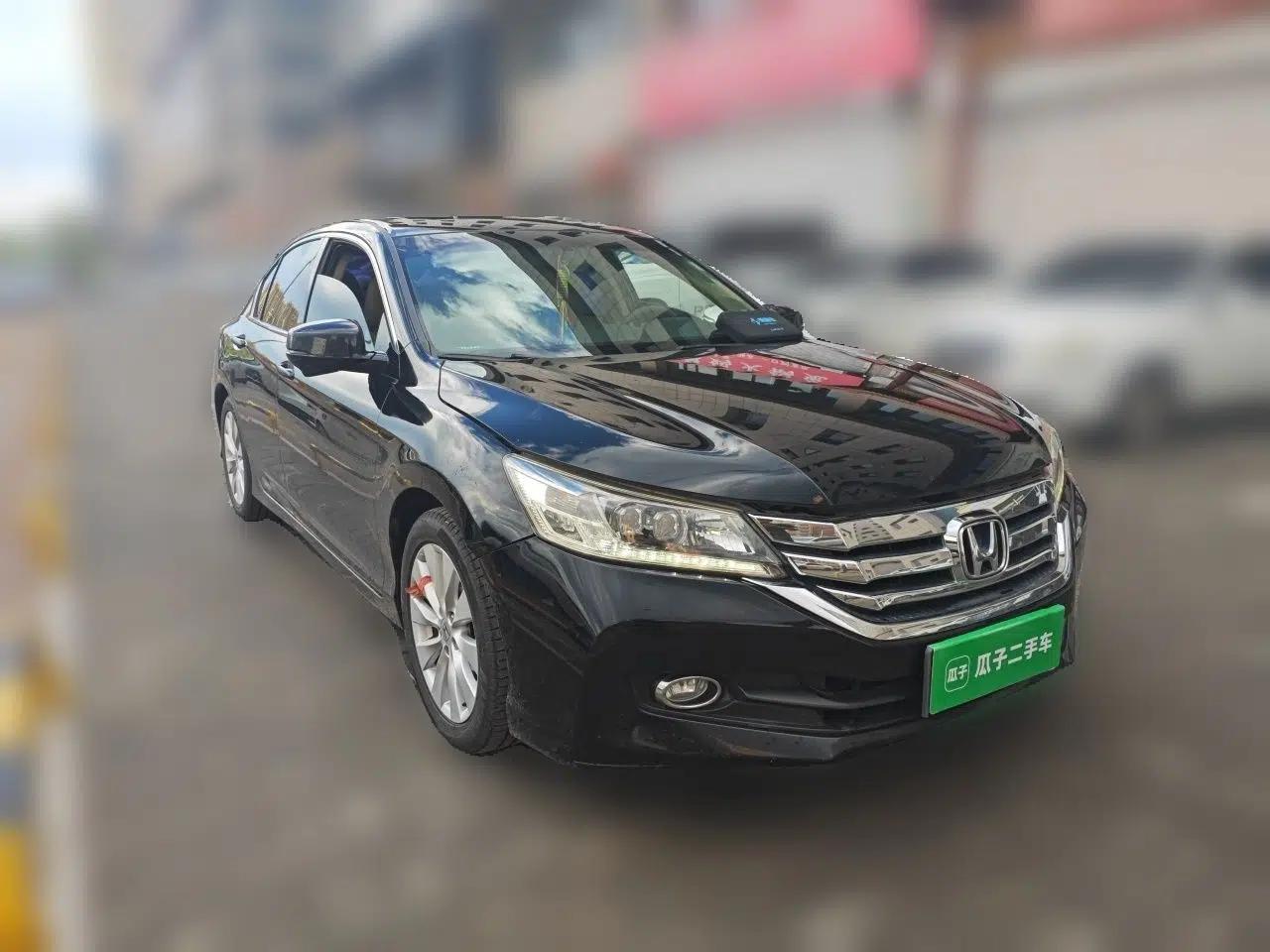 Honda Accord 2014 2.4L EX Luxury Edition — миниатюра 3