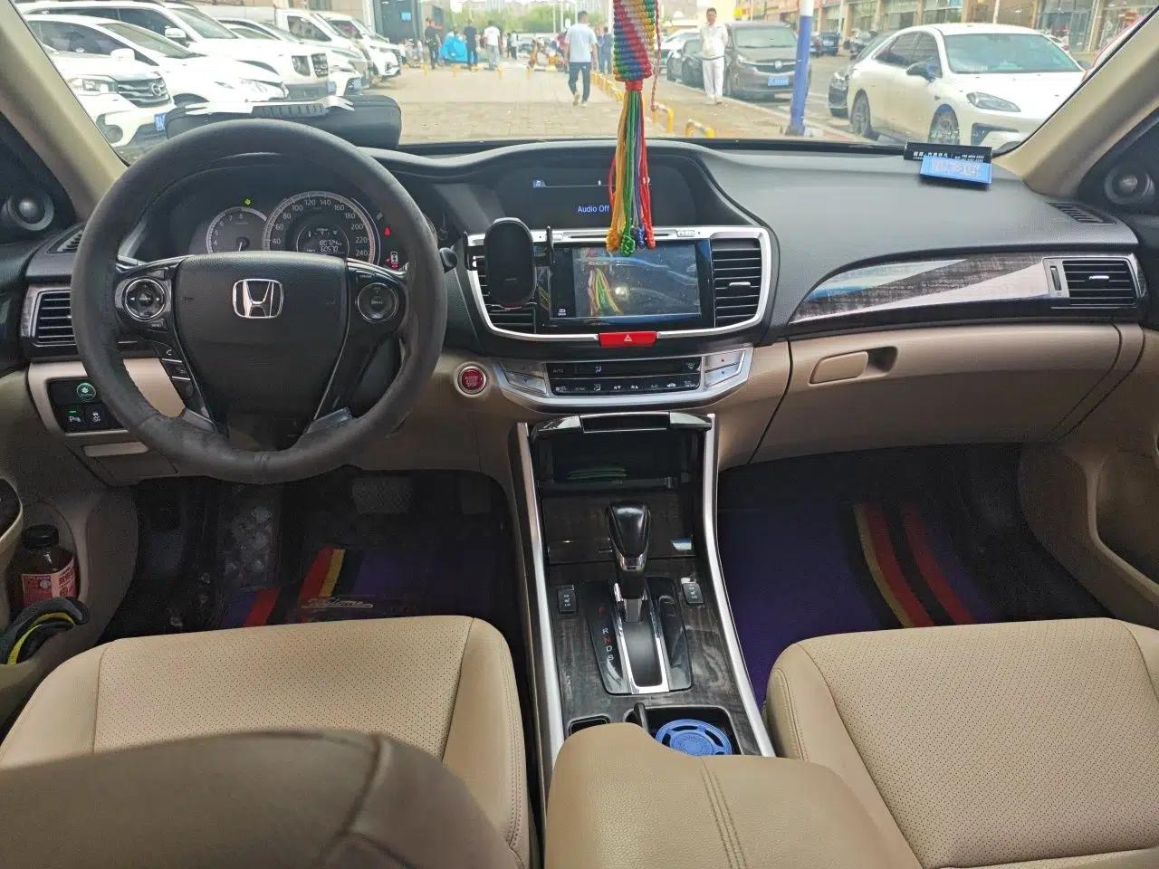 Honda Accord 2014 2.4L EX Luxury Edition — миниатюра 9