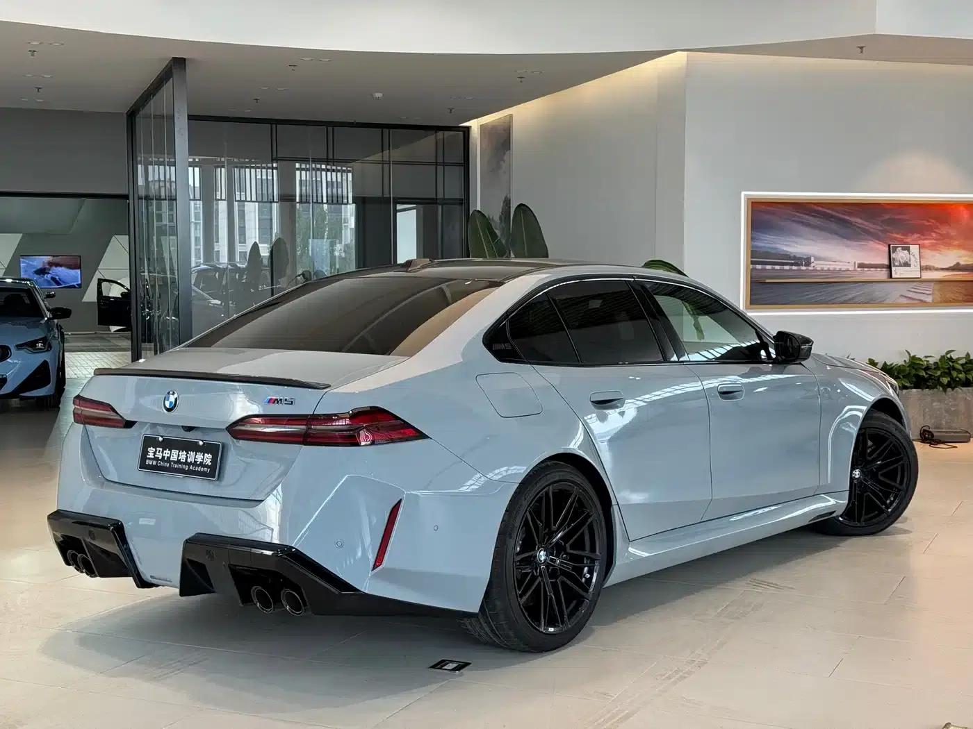 BMW M5 PHEV 2025 M5 — миниатюра 8