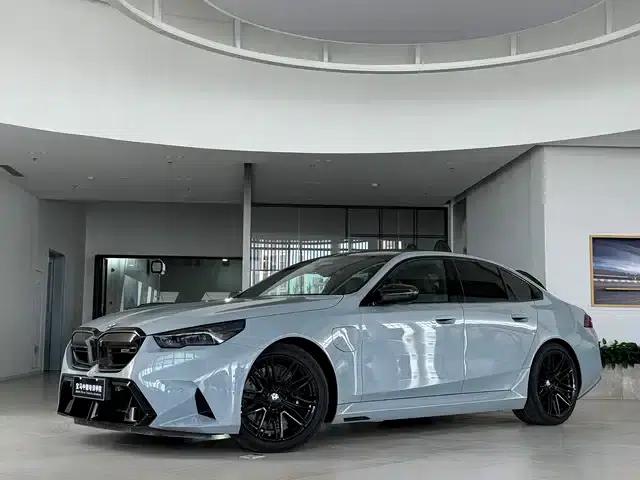 BMW M5 PHEV 2025 M5