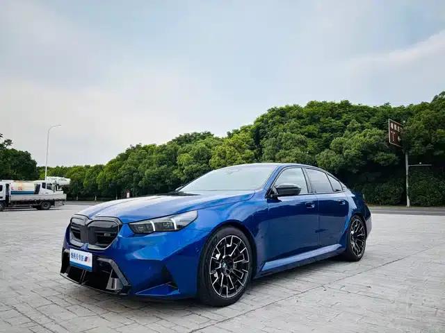 BMW M5 PHEV 2025 M5