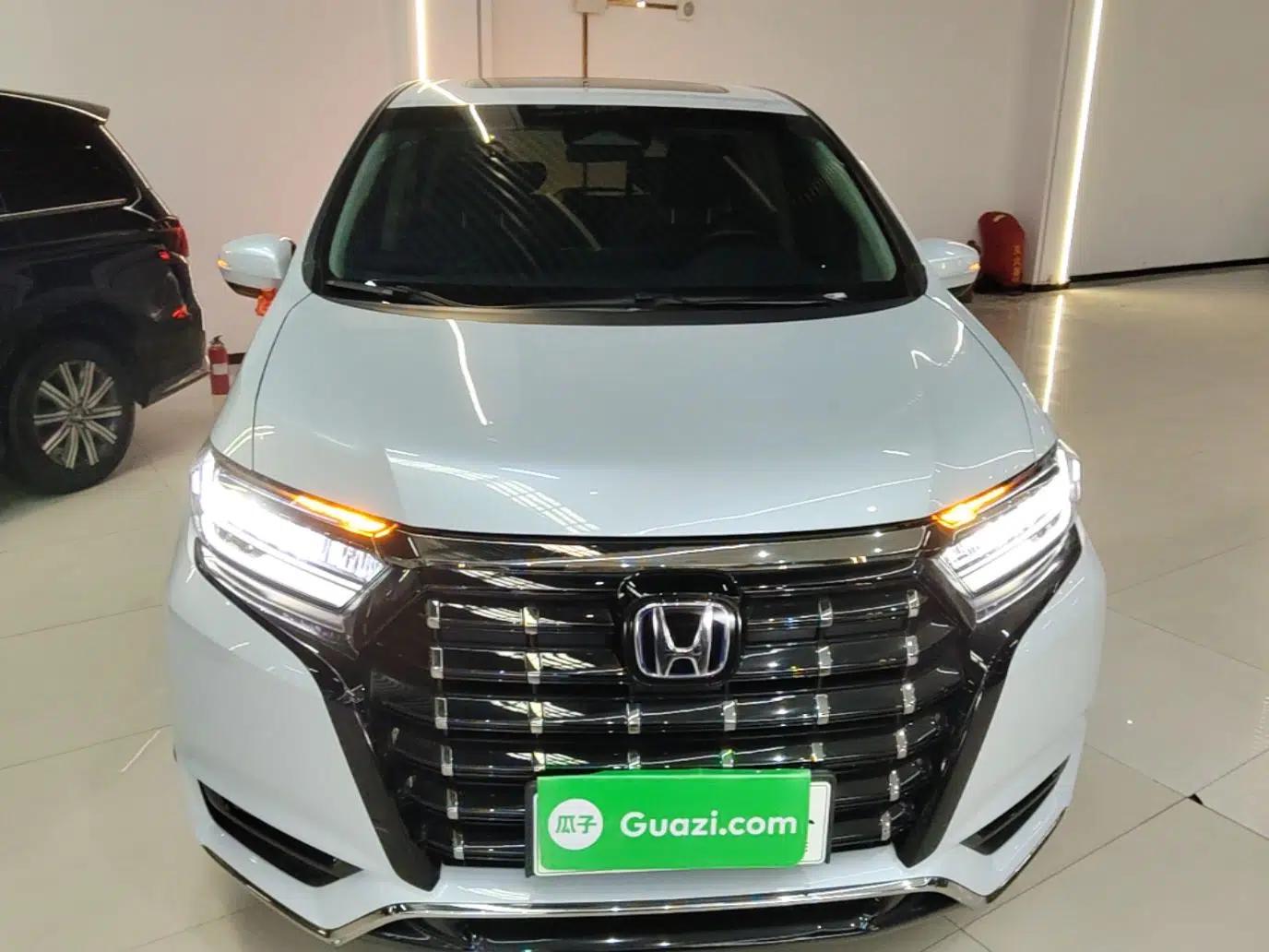 Honda Elysion 2024 2.0L eHEV Luxury Edition — миниатюра 2