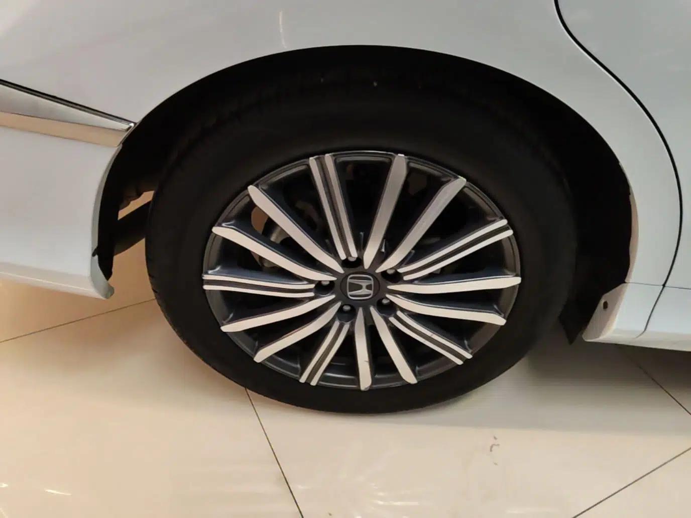 Honda Elysion 2024 2.0L eHEV Luxury Edition — миниатюра 11