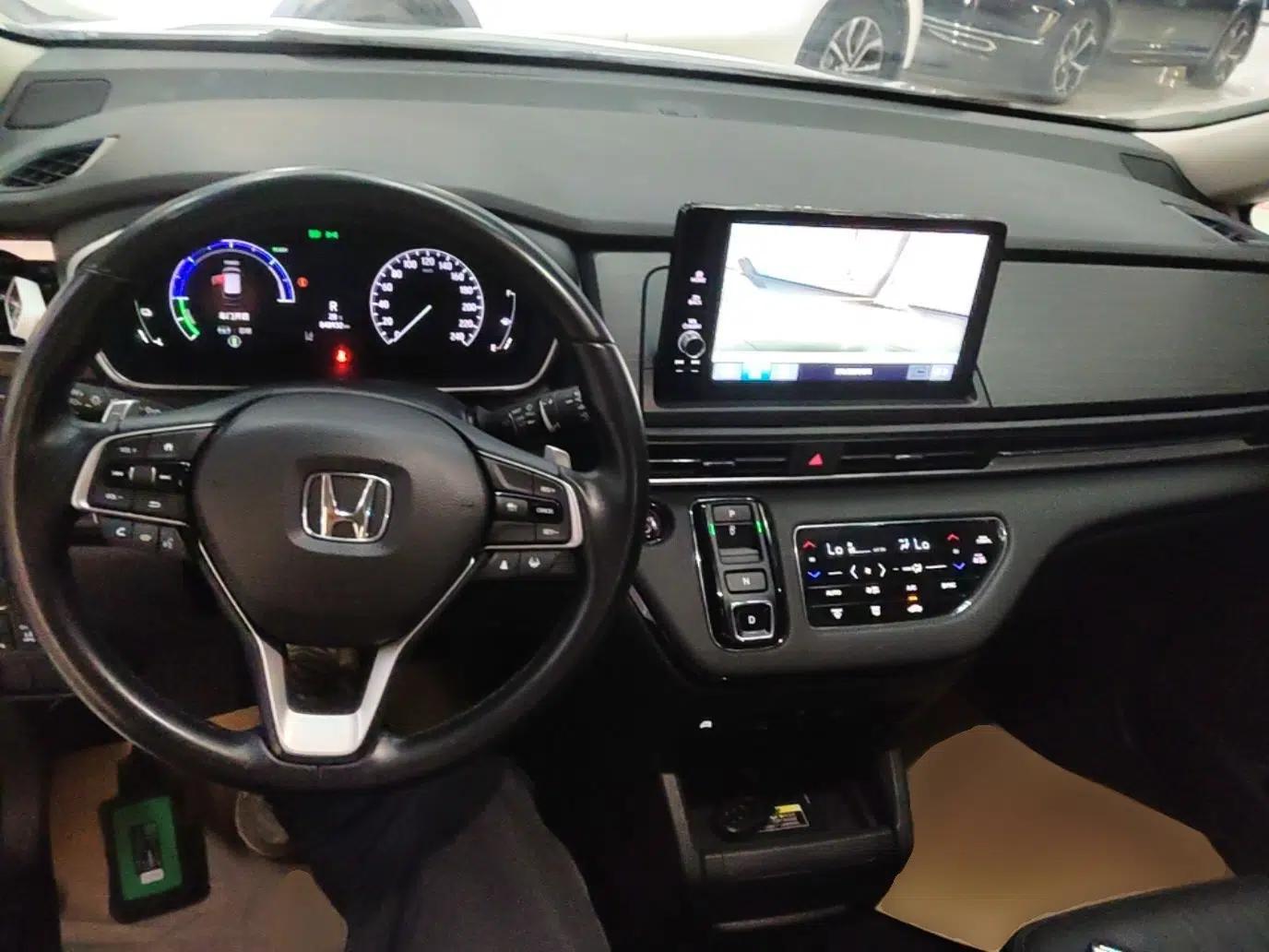 Honda Elysion 2024 2.0L eHEV Luxury Edition — миниатюра 12