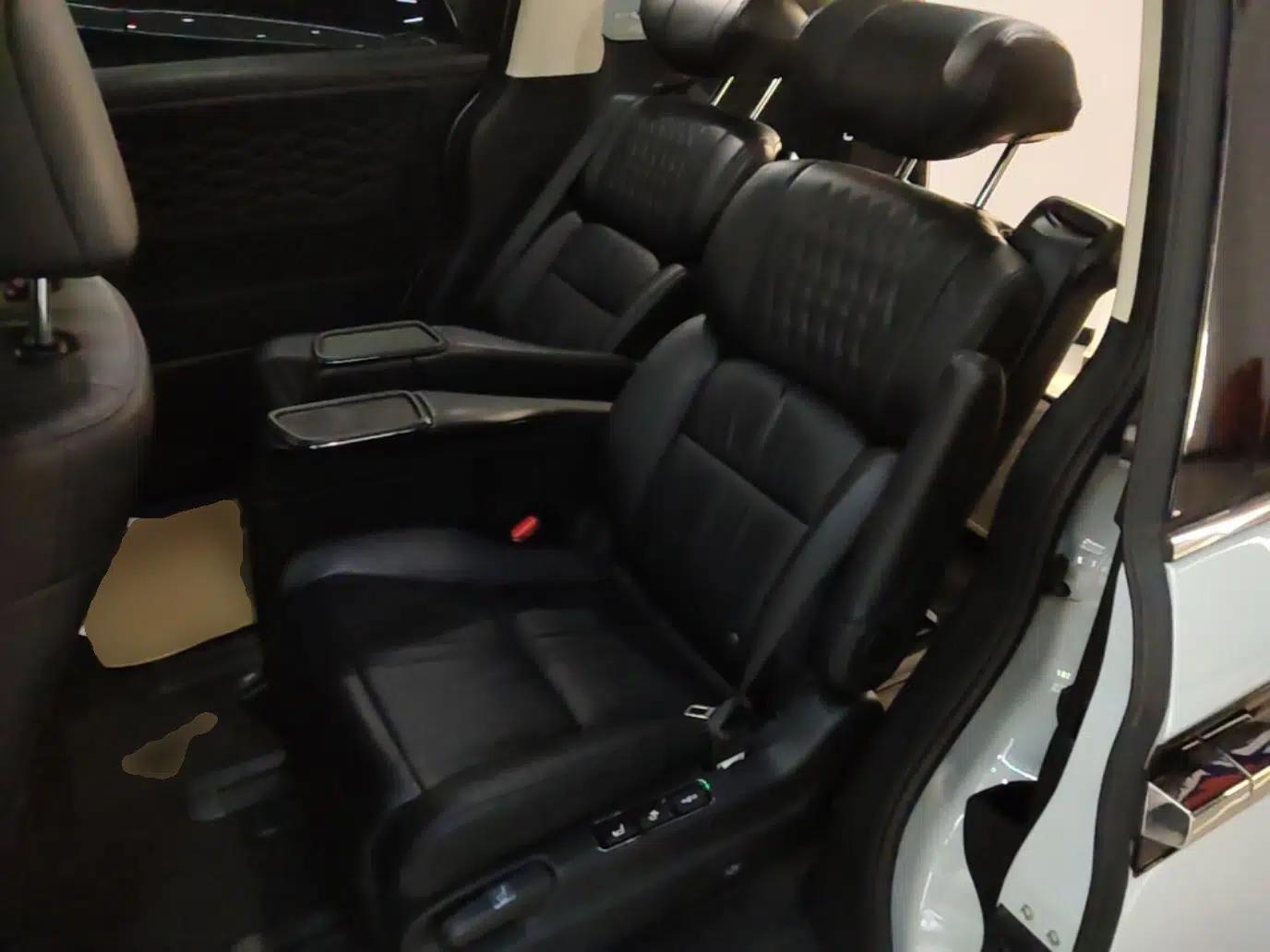 Honda Elysion 2024 2.0L eHEV Luxury Edition — миниатюра 20