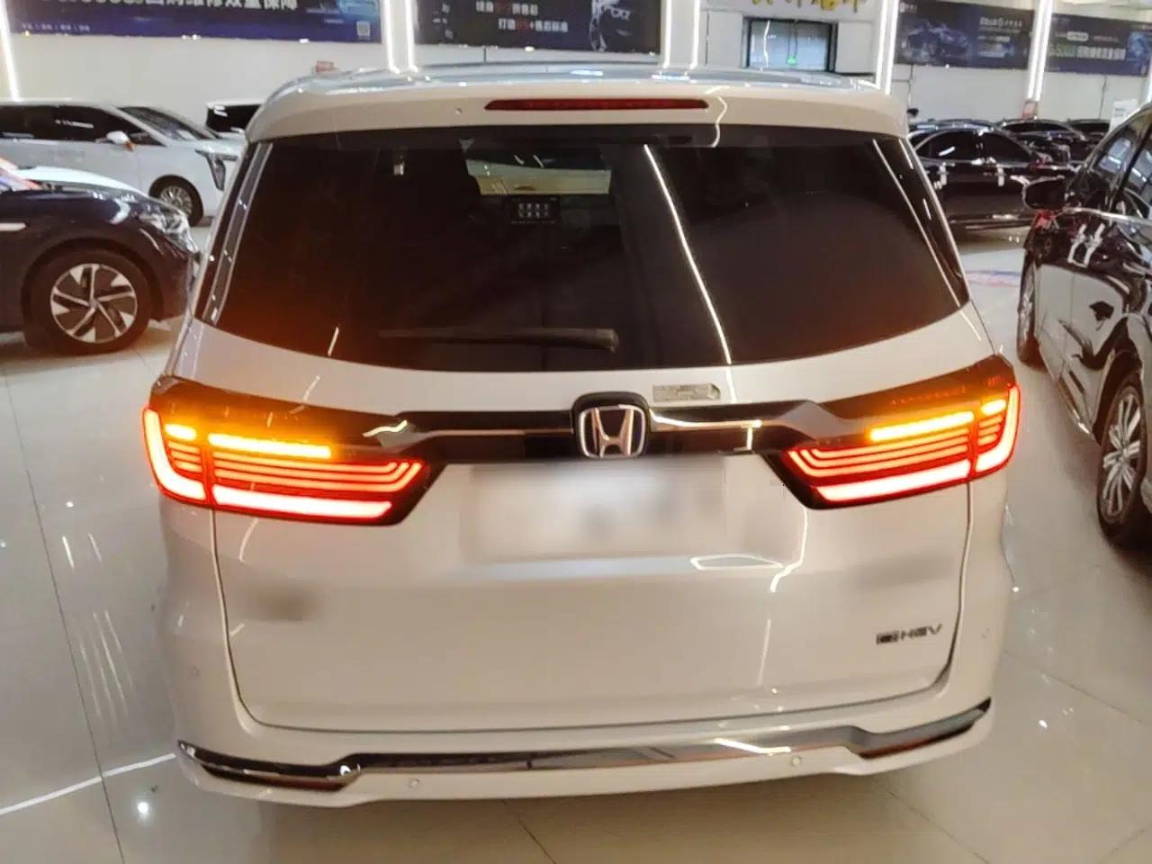 Honda Elysion 2024 2.0L eHEV Luxury Edition — миниатюра 5