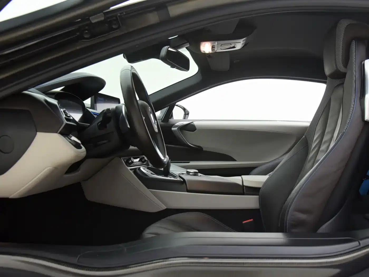 BMW i8 2014 Standard Edition — миниатюра 13