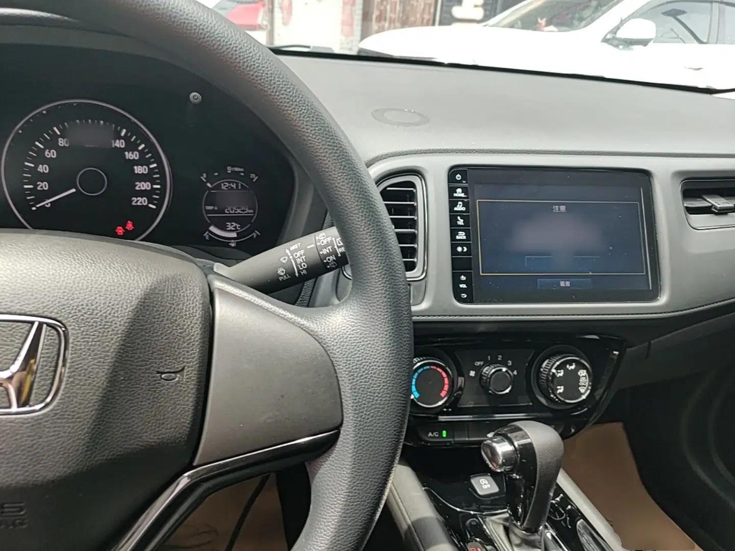 Honda Vezel 2020 1.5L CVT Pioneer Edition — миниатюра 12