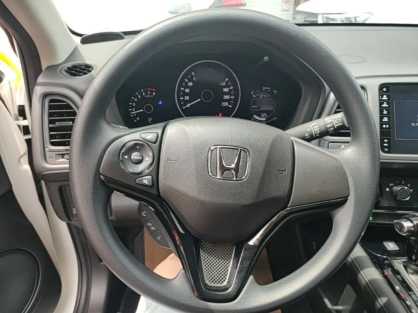 Honda Vezel 2020 1.5L CVT Pioneer Edition — миниатюра 13