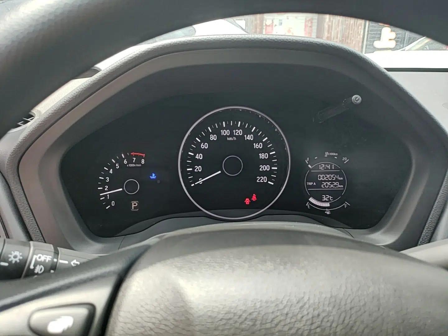 Honda Vezel 2020 1.5L CVT Pioneer Edition — миниатюра 14