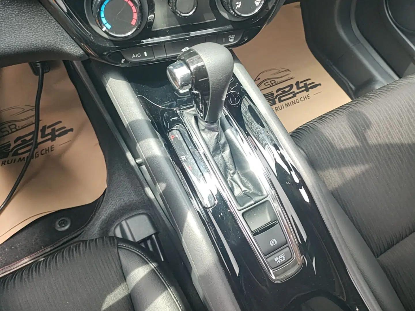 Honda Vezel 2020 1.5L CVT Pioneer Edition — миниатюра 16