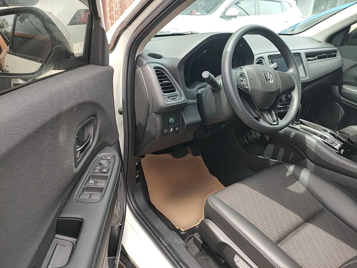 Honda Vezel 2020 1.5L CVT Pioneer Edition — миниатюра 17