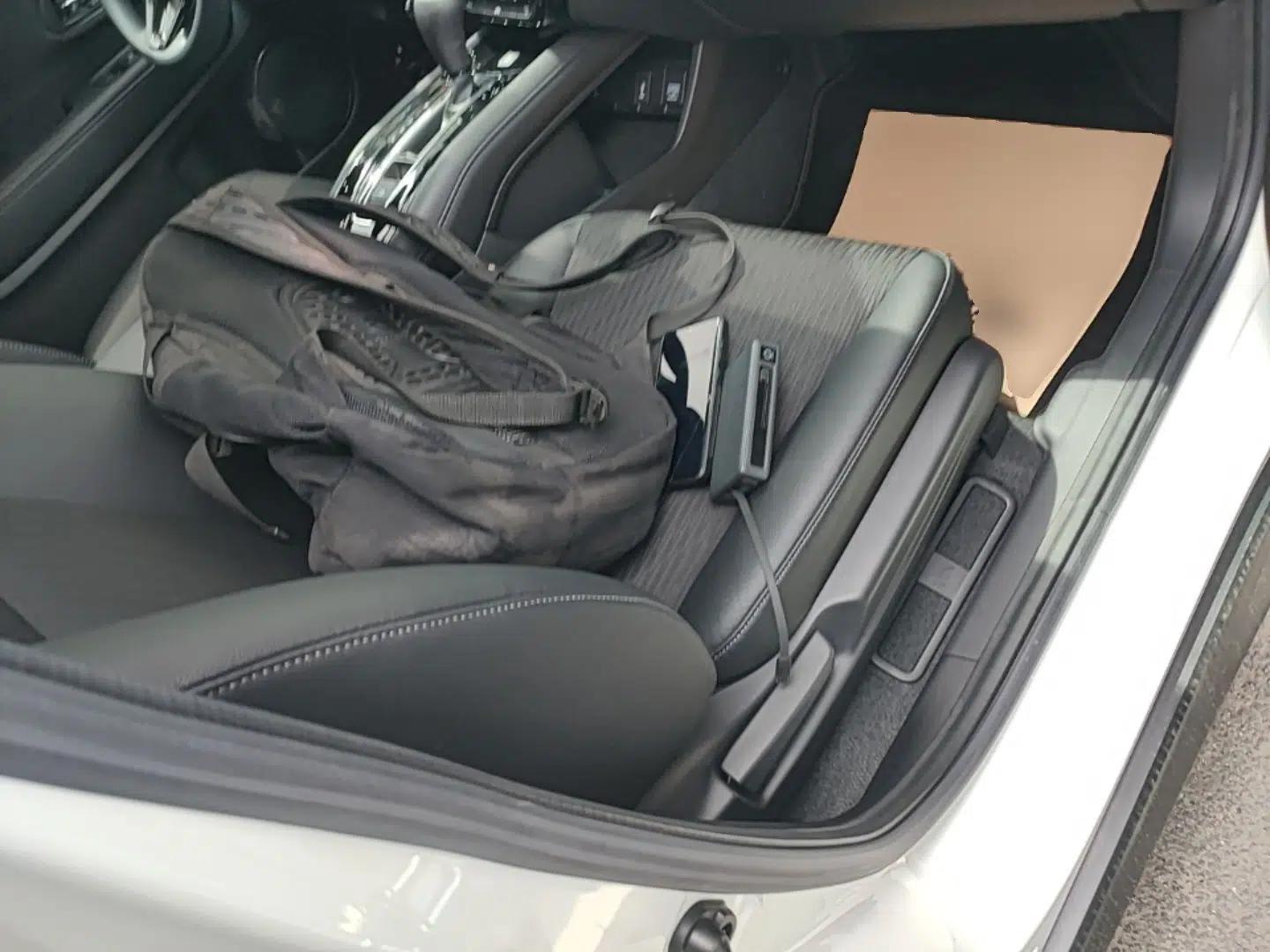Honda Vezel 2020 1.5L CVT Pioneer Edition — миниатюра 19