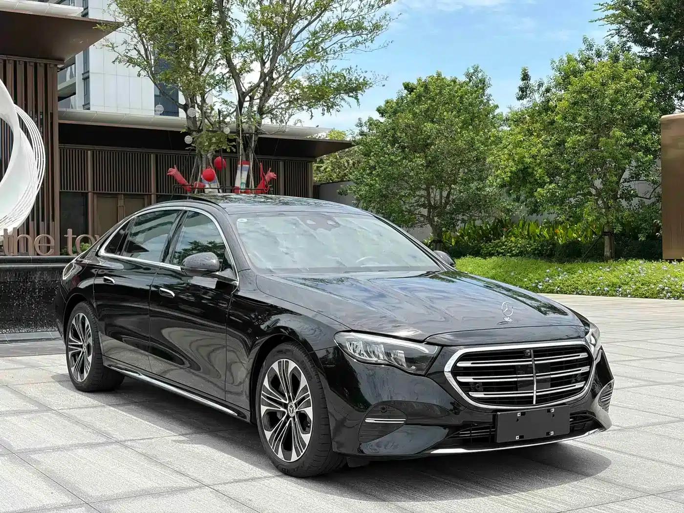 Mercedes-Benz E-Class PHEV 2024 E 350 e L Plug-in Hybrid Sedan — миниатюра 3