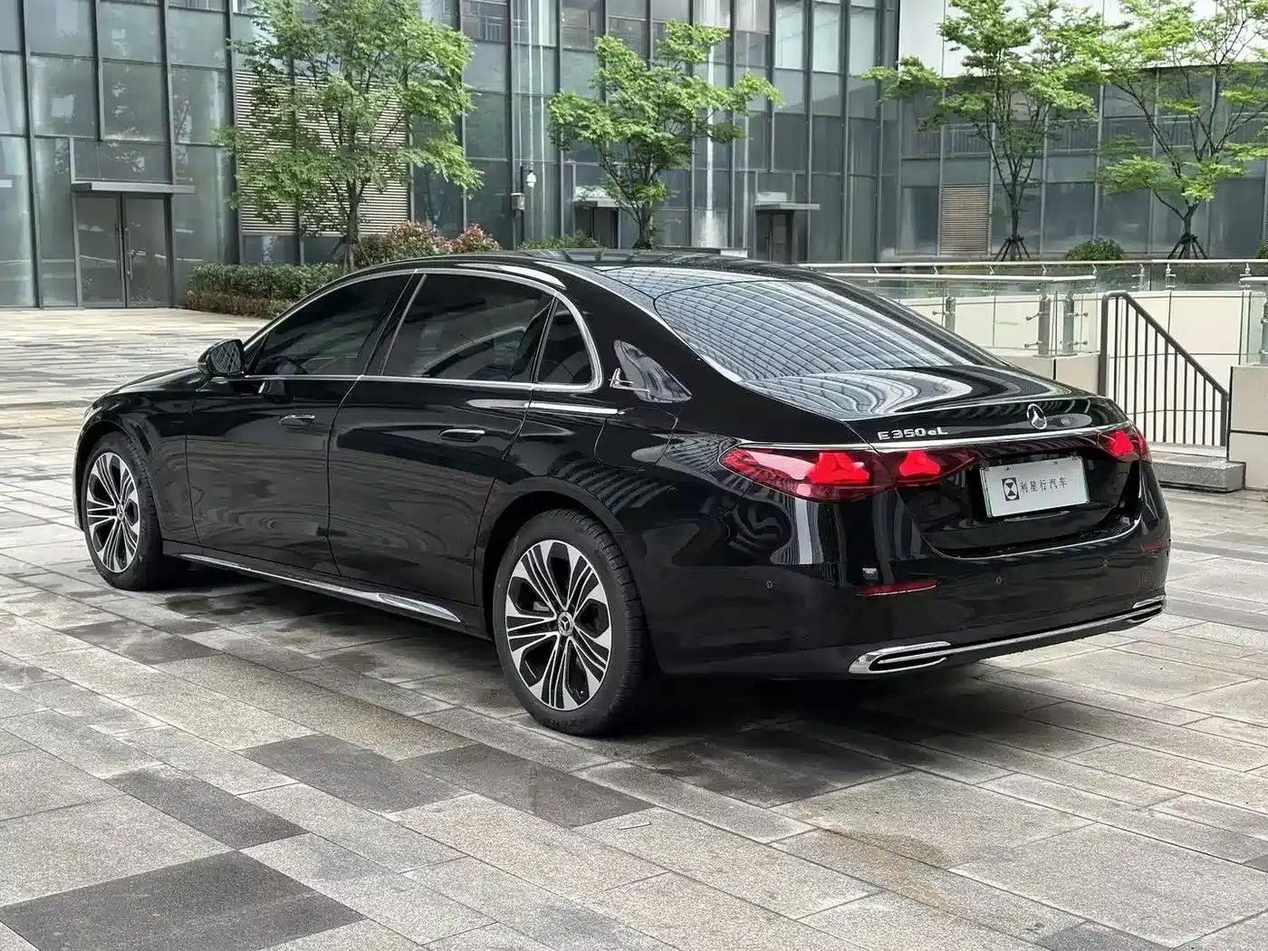 Mercedes-Benz E-Class PHEV 2024 E 350 e L Plug-in Hybrid Sedan — миниатюра 6