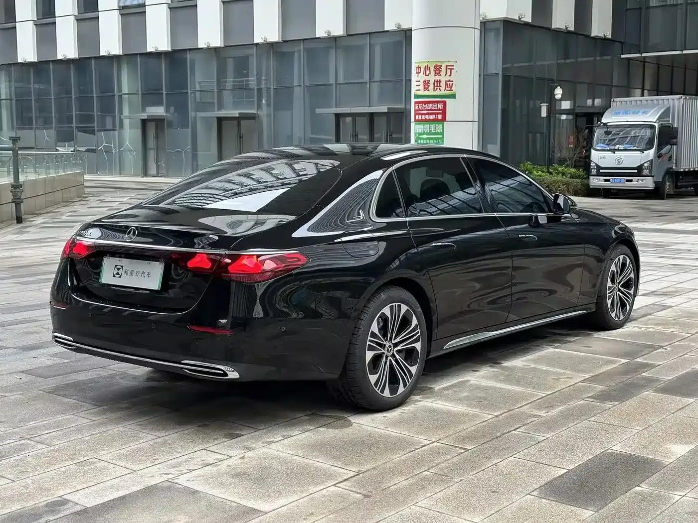 Mercedes-Benz E-Class PHEV 2024 E 350 e L Plug-in Hybrid Sedan — миниатюра 8