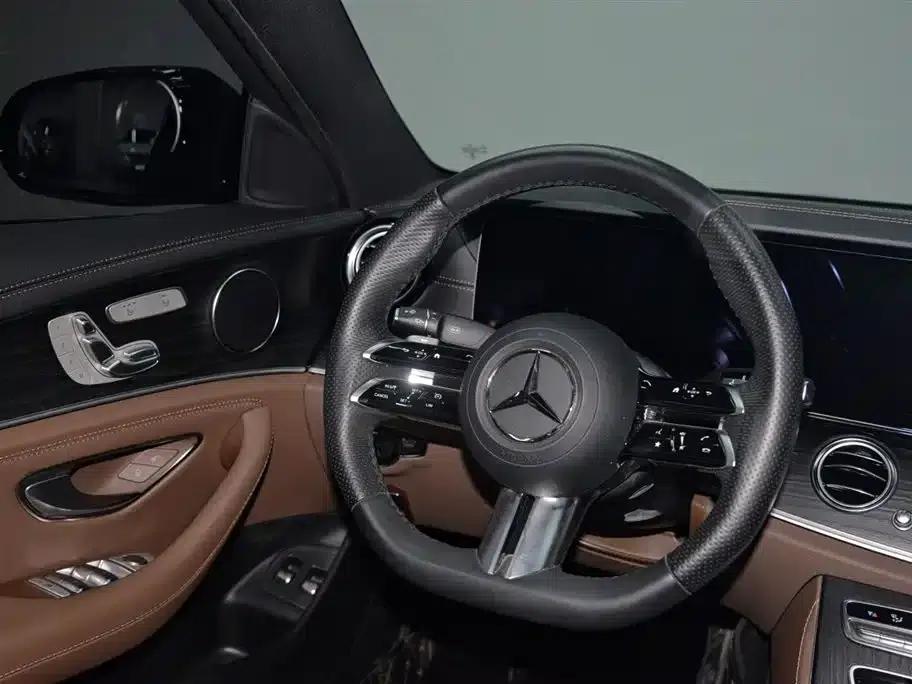 Mercedes-Benz E-Class PHEV 2023 E 350 e L Plug-in Hybrid Sports Sedan — миниатюра 13