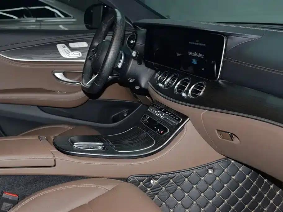 Mercedes-Benz E-Class PHEV 2023 E 350 e L Plug-in Hybrid Sports Sedan — миниатюра 19
