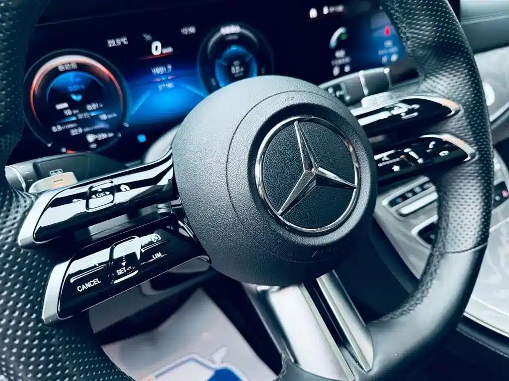 Mercedes-Benz E-Class PHEV 2022 Facelift E 350 e L Plug-in Hybrid Sedan — миниатюра 9