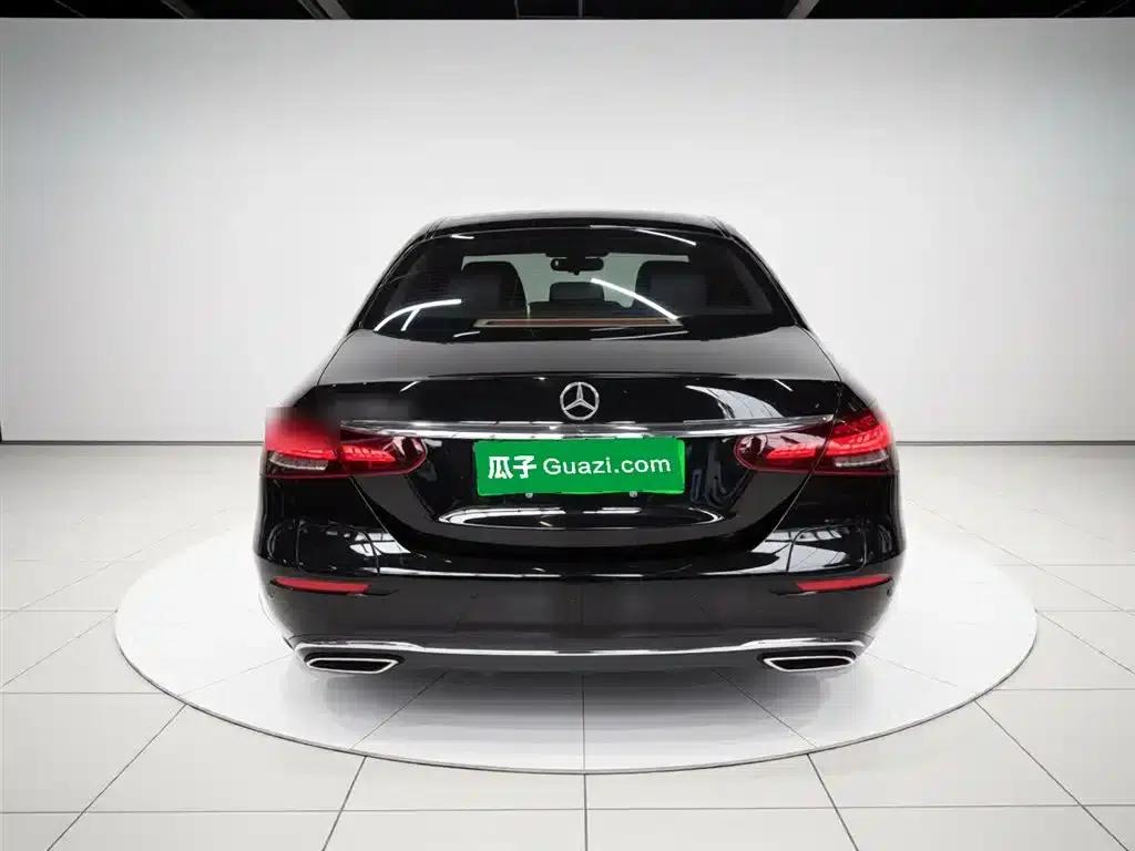 Mercedes-Benz E-Class PHEV 2022 Facelift E 350 e L Plug-in Hybrid Sedan — миниатюра 4