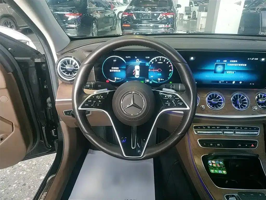Mercedes-Benz E-Class PHEV 2022 Facelift E 350 e L Plug-in Hybrid Sedan — миниатюра 7