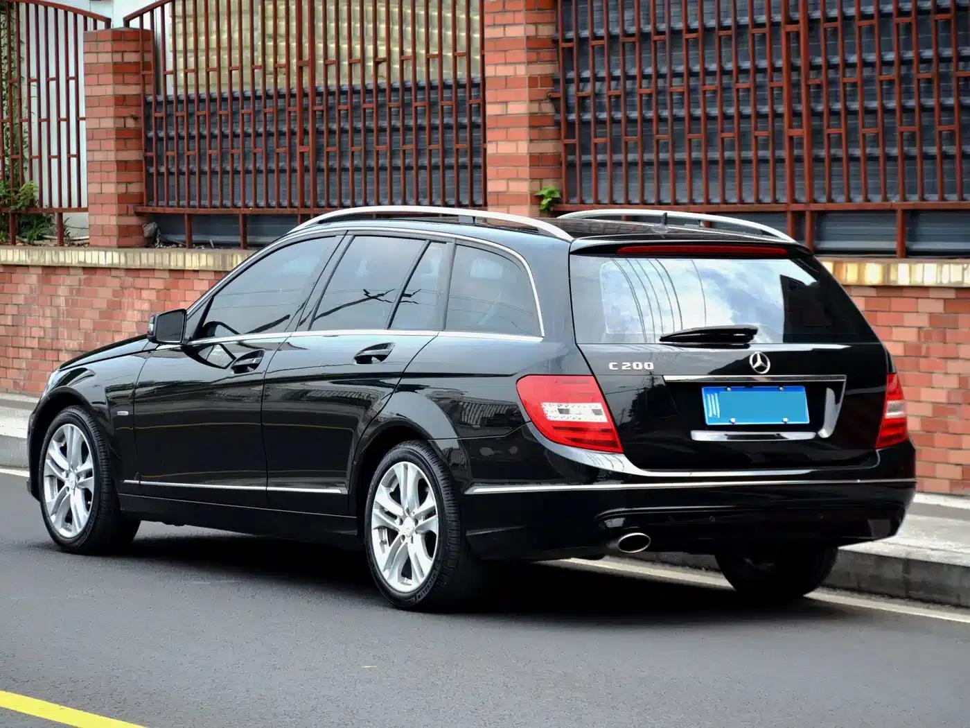 Imported Mercedes-Benz C-Class 2011 C 200 Fashion Touring Edition — миниатюра 4