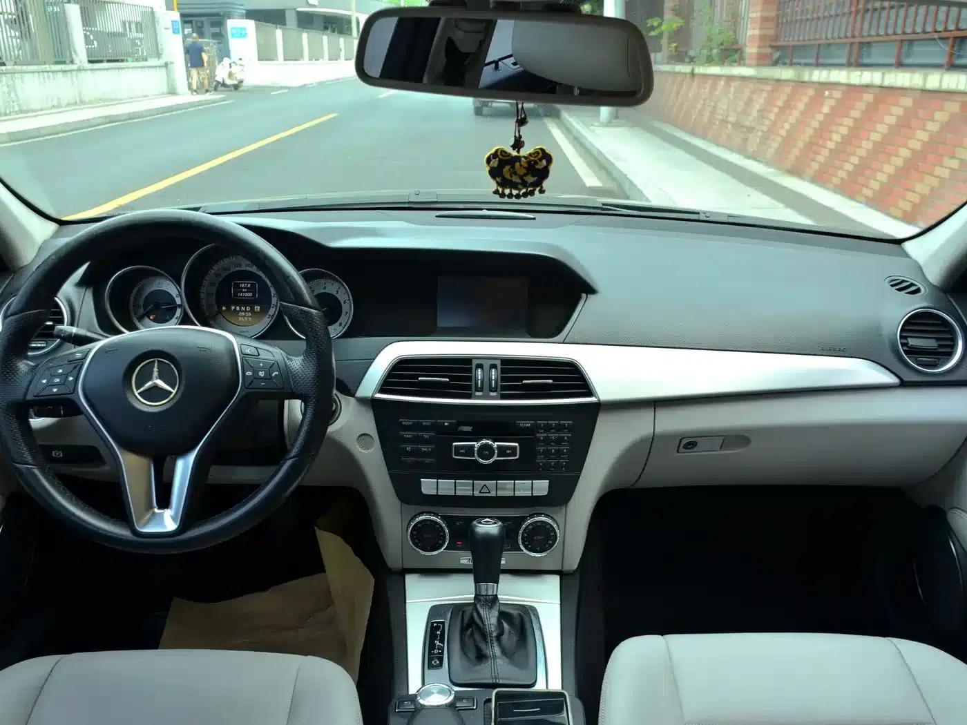 Imported Mercedes-Benz C-Class 2011 C 200 Fashion Touring Edition — миниатюра 10