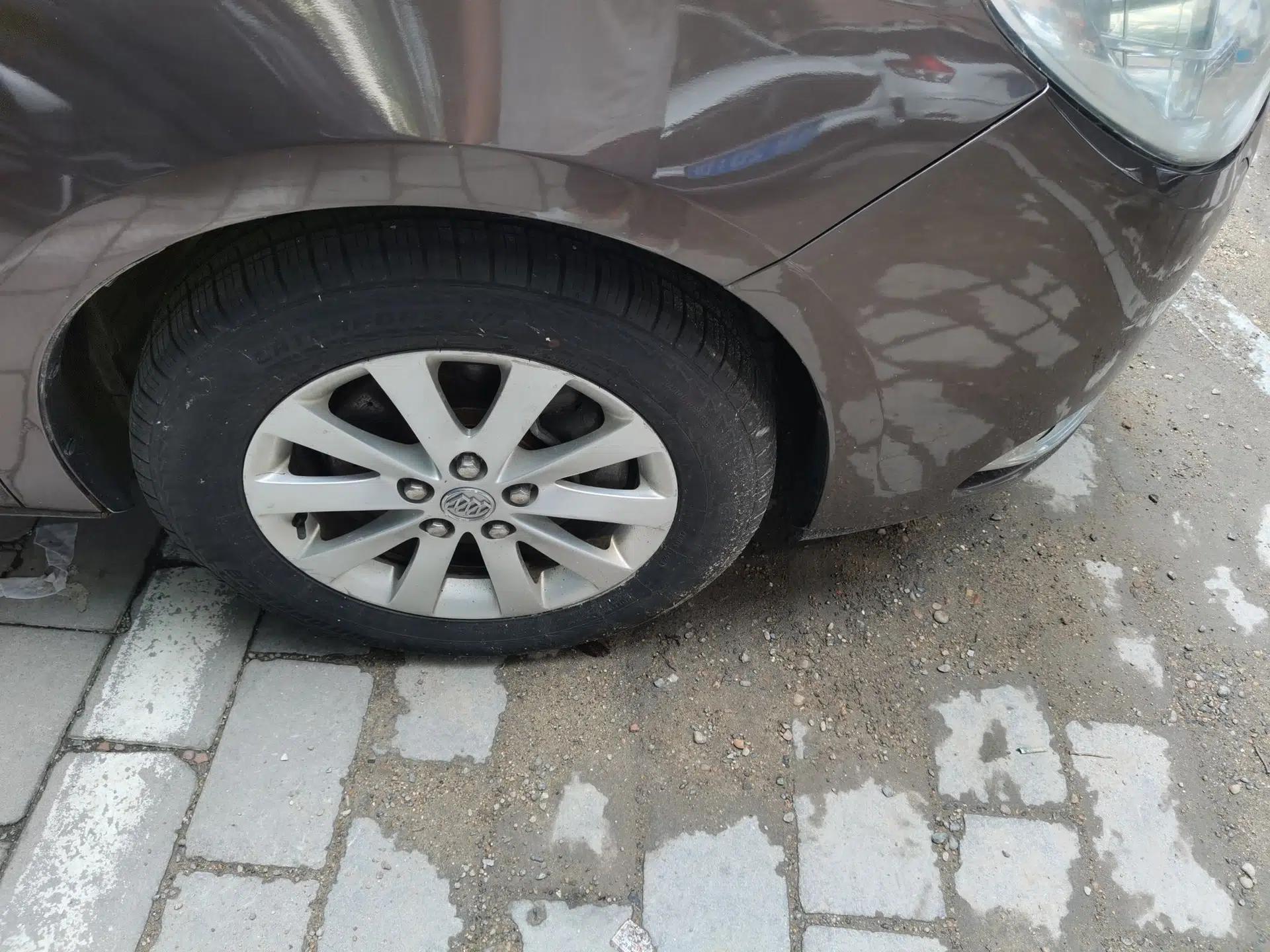 Buick GL8 2011 2.4L LT Luxury Business Executive Edition — миниатюра 8