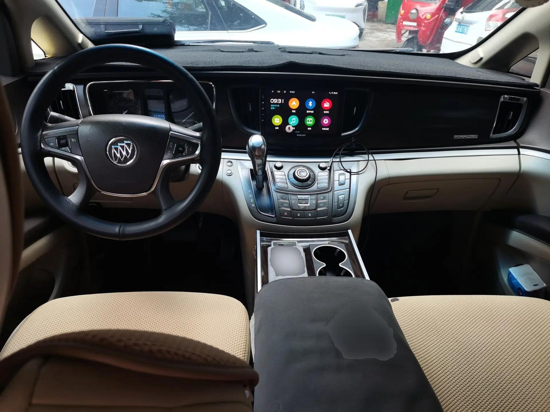 Buick GL8 2011 2.4L LT Luxury Business Executive Edition — миниатюра 9