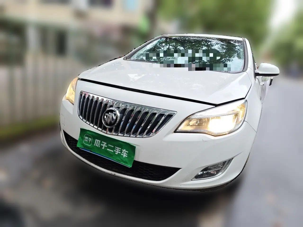 Buick GT 2013 XT 1.6L Automatic Fashion Edition — миниатюра 2