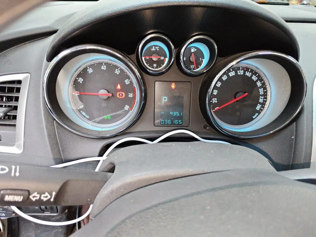 Buick GT 2013 XT 1.6L Automatic Fashion Edition — миниатюра 11