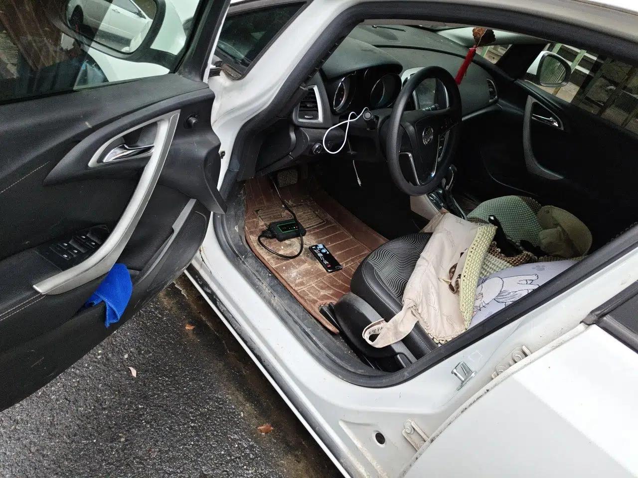 Buick GT 2013 XT 1.6L Automatic Fashion Edition — миниатюра 16