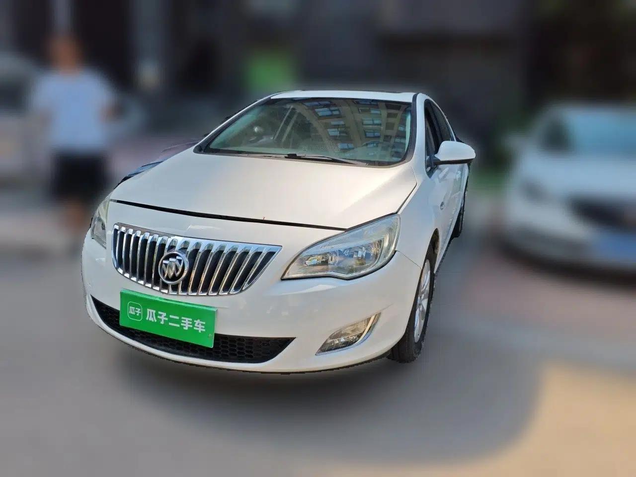 Buick GT 2013 XT 1.6L Automatic Fashion Edition — миниатюра 1