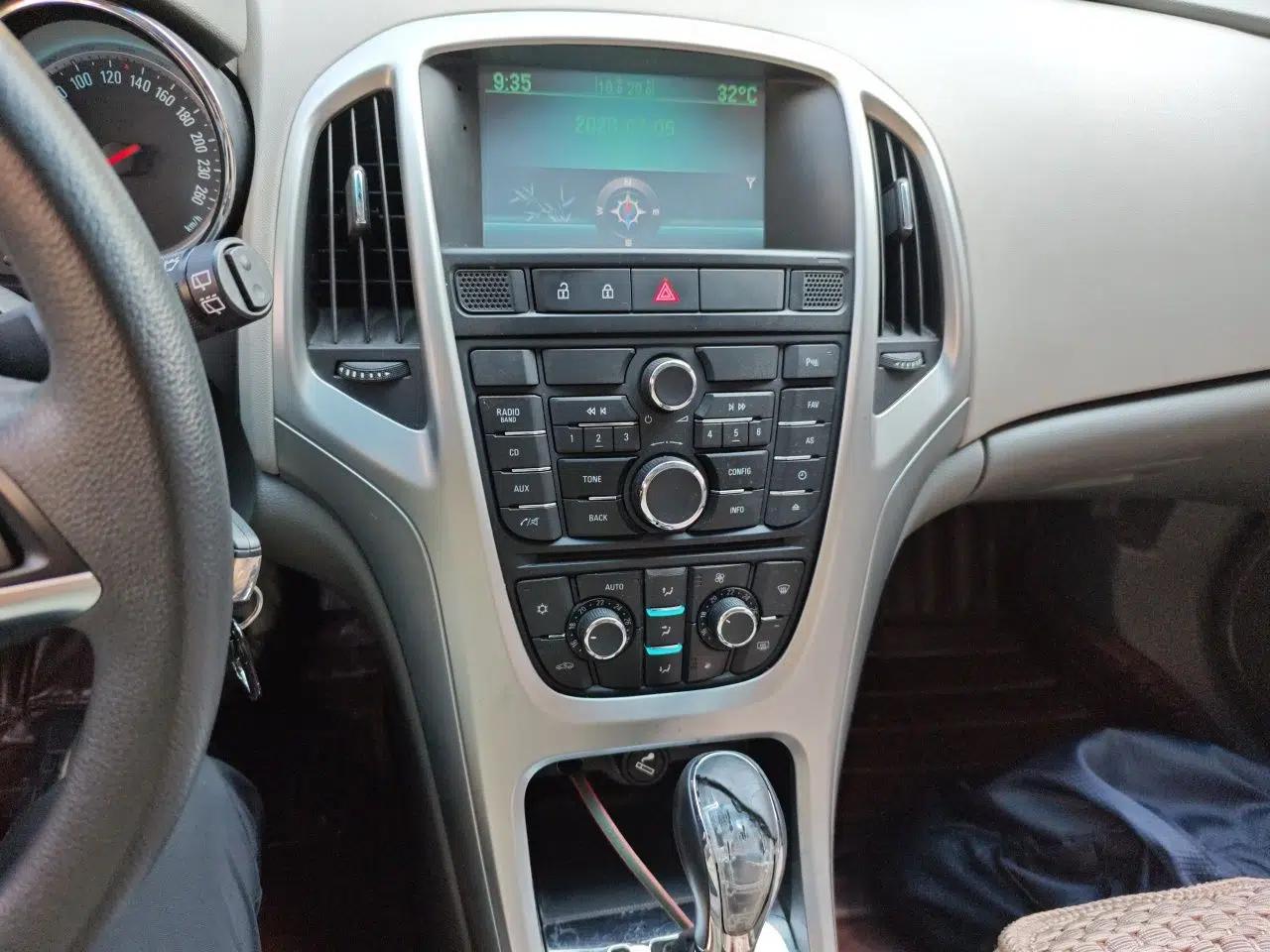 Buick GT 2013 XT 1.6L Automatic Fashion Edition — миниатюра 13