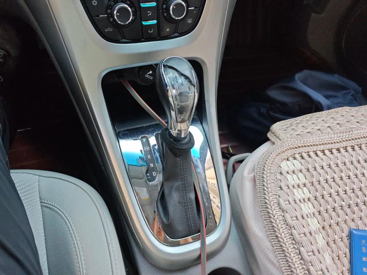 Buick GT 2013 XT 1.6L Automatic Fashion Edition — миниатюра 14