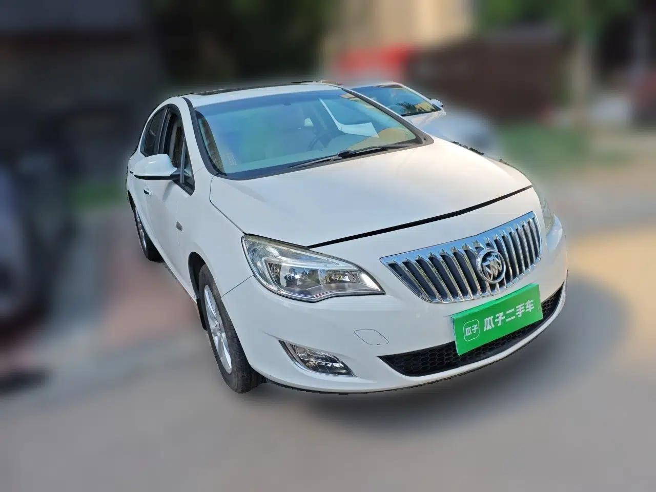 Buick GT 2013 XT 1.6L Automatic Fashion Edition — миниатюра 3