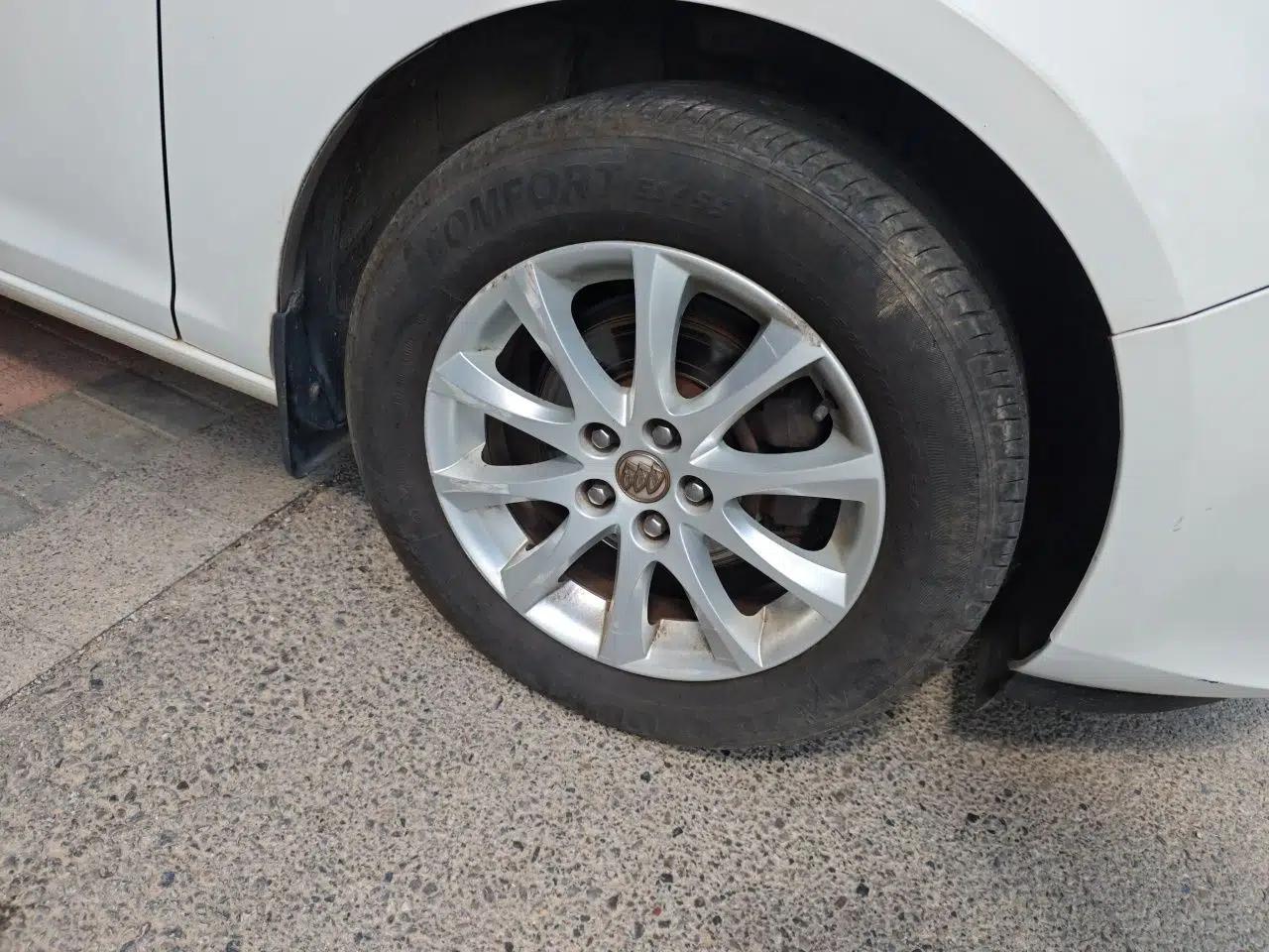 Buick GT 2013 XT 1.6L Automatic Fashion Edition — миниатюра 8