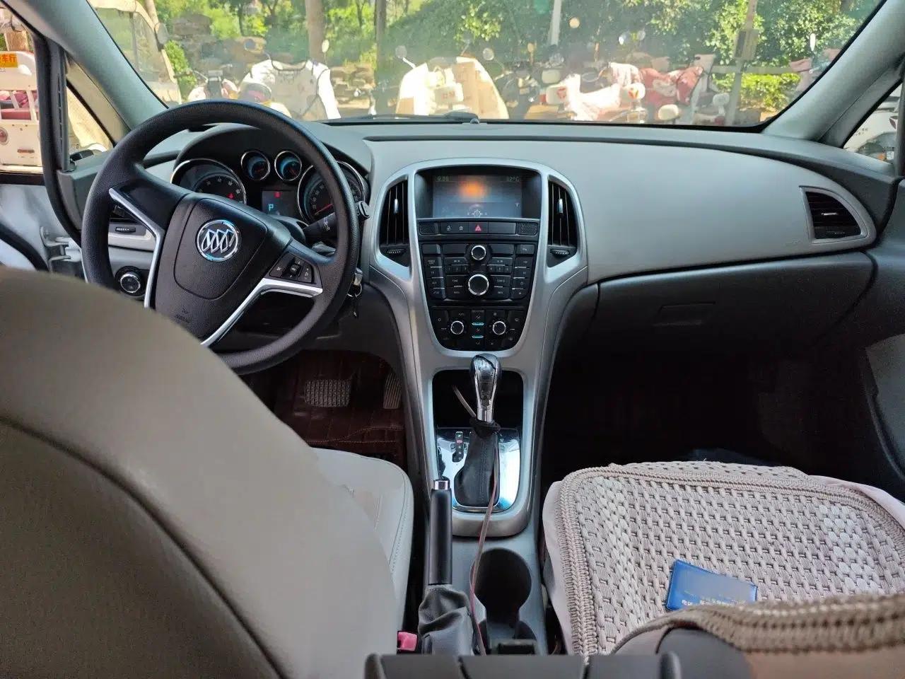 Buick GT 2013 XT 1.6L Automatic Fashion Edition — миниатюра 9