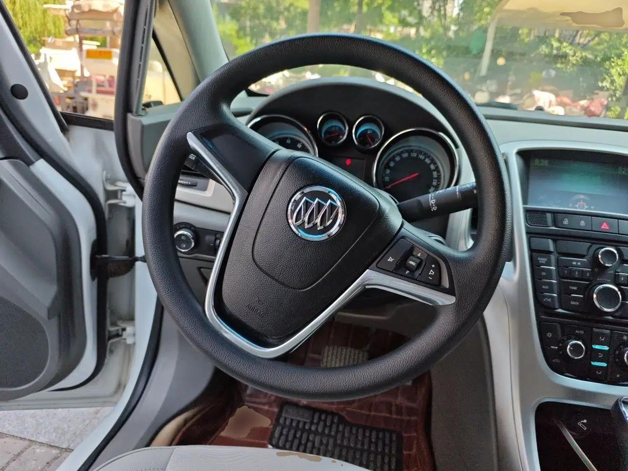 Buick GT 2013 XT 1.6L Automatic Fashion Edition — миниатюра 10