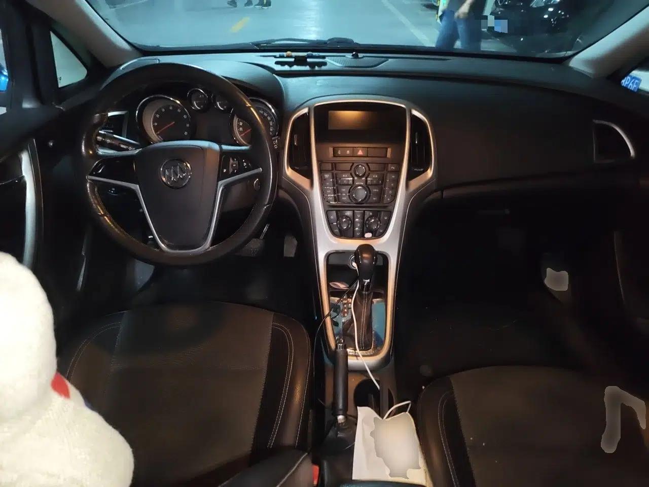 Buick GT 2010 XT 1.8L Automatic Fashion Edition — миниатюра 9