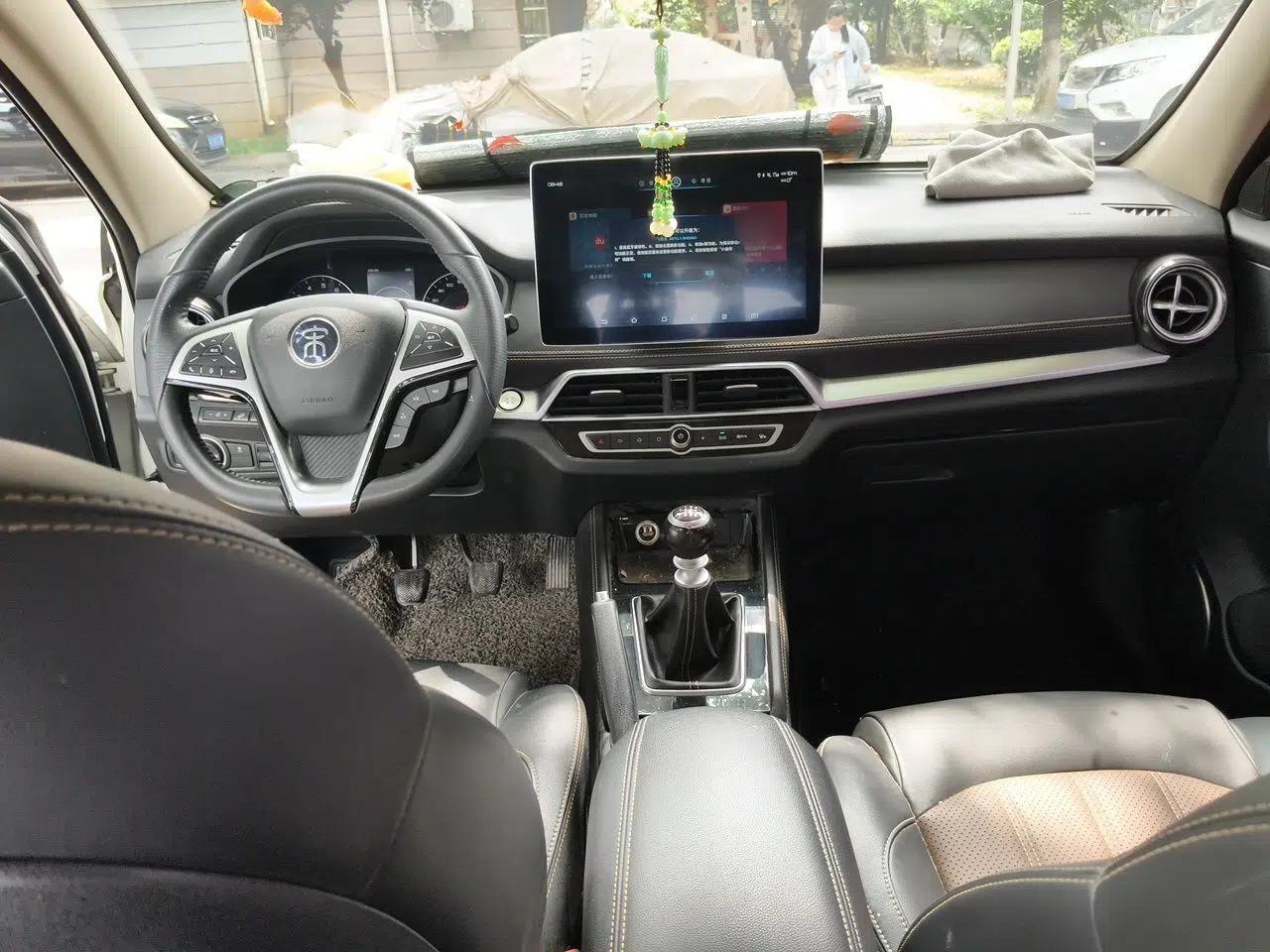 BYD Song 2018 1.5TI Manual Entry-Level Model — миниатюра 9